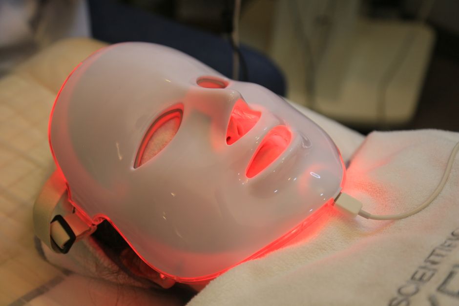 Red light therapy device