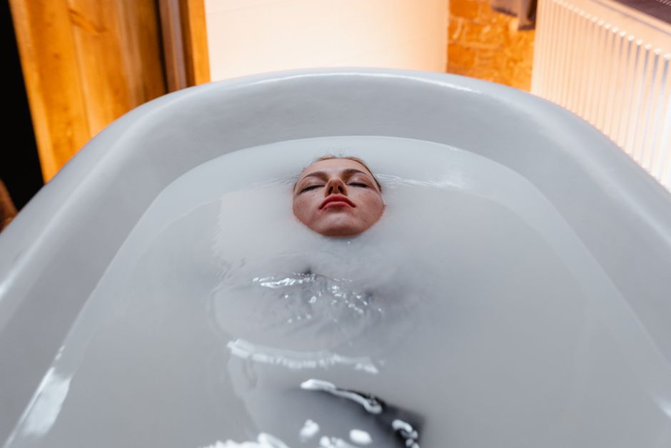 Cold plunge versus ice bath