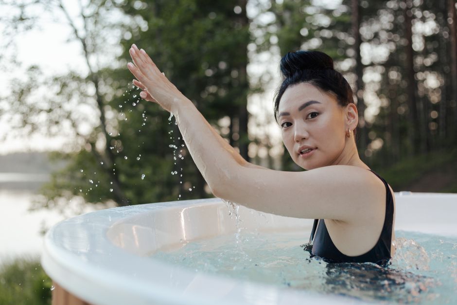 Portable cold plunge tub